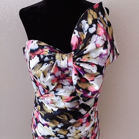 BADGLEY MISCHKA Floral Printed Bow Front Cocktail - Picture 4 of 12
